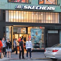  Skechers opens 1 000th retail store