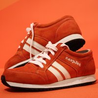 EasyJet tests new Sneakairs