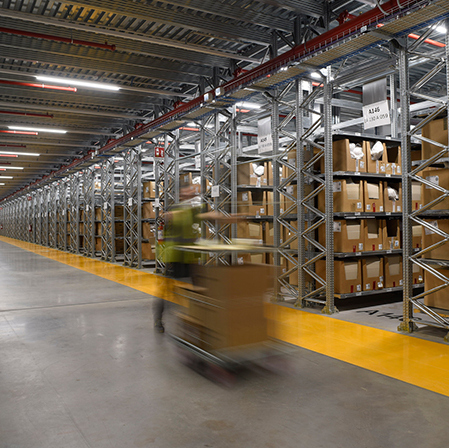 Kering reorganizes its logistics process Kering reorganizes its logistics process