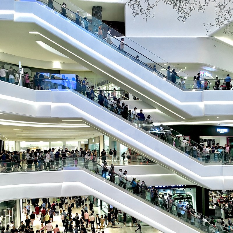 Retail in the UK: weekly footfall rises 