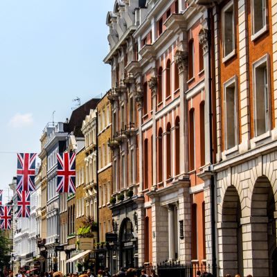 UK: unemployment hits the lowest level in 50 years UK: unemployment hits the lowest level in 50 years