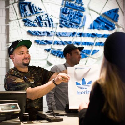 adidas to hire throughout 2022