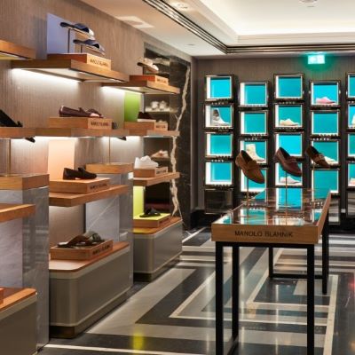 Manolo Blahnik opens its first men's pop-up at Harrods