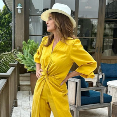 Cindy Crawford wears Alameda Turquesa