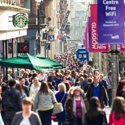 UK footfall rises in high streets and city centres