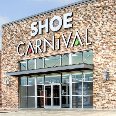 Shoe Carnival lowers full year guidance