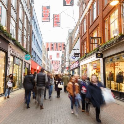 UK-listed retailers' profit warnings fall to the lowest quarterly total since 2020