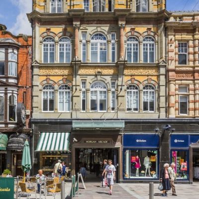 UK retail sales growth slow in January amid weak demand