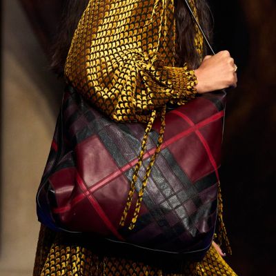 Burberry sees a slower revenue drop in the first quarter 