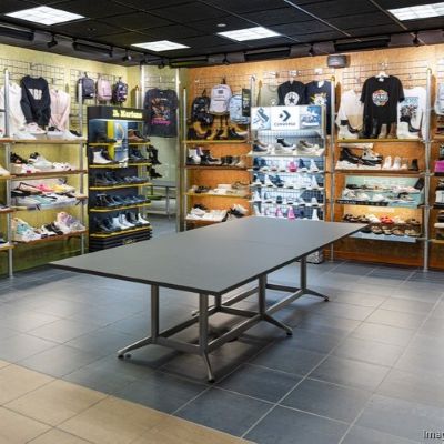 Genesco lifts full year adjusted earnings outlook on strong holiday sales