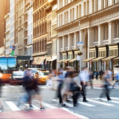 US luxury spending declines for third consecutive month