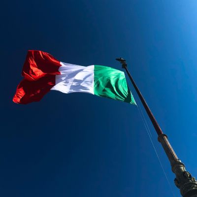 Italian footwear turnover falls by 2.7% as exports weaken Italian footwear turnover falls by 2.7% as exports weaken