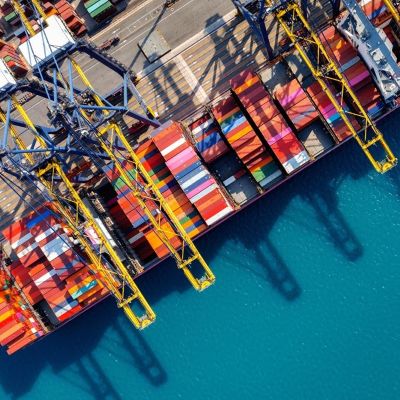 US proposes 25% tariff on Brazilian goods, raising concerns in footwear sector