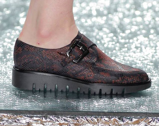 Footwear brands cat walking at Portugal Fashion - Silvia Rebatto Footwear brands cat walking at Portugal Fashion - Silvia Rebatto